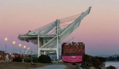 ship-to-shore cranes